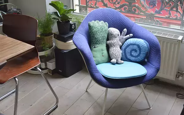 「パリの暮らしとインテリア[1]ヴィンテージ家具に囲まれたデザイナー家族のアパルトマン」の画像