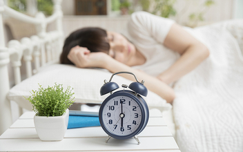 睡眠が生活の満足度に影響する？現代人が重視する睡眠の時間と質