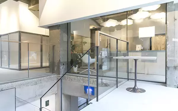 「住んで、創作して、働いて、プレゼンする。職住一体型アーティストレジデンス＆アートホテル「KAGANHOTEL」」の画像