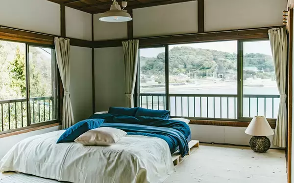 「テレワーク、自宅で集中できない！ ホテル活用などで“プレ移住”する人も」の画像