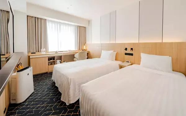 「テレワーク、自宅で集中できない！ ホテル活用などで“プレ移住”する人も」の画像