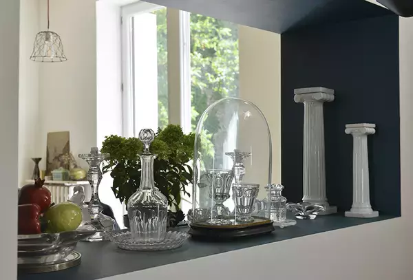 「パリの暮らしとインテリア[5] 郊外の元農家を“週末の家”に。ヘアアーティストとアクセサリーデザイナー夫妻の休日」の画像