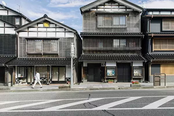 「高齢者も障がい者も“ごちゃまぜ”に暮らす。空き家を活用した街「輪島KABULET」」の画像