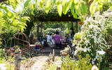 「「私の庭に寄ってって」！ 個人宅の『秘密の花園』を自由に楽しむ「こだいらオープンガーデン」」の画像1