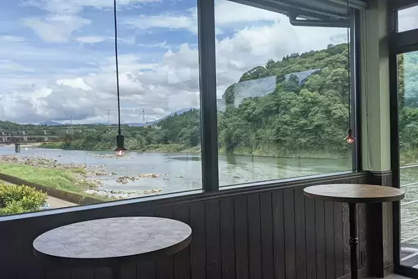 「「洪水被害をうけた熊本県人吉市にもう一度、光を」。倒産寸前の川下りを新名所にした「HASSENBA」のドラマ」の画像