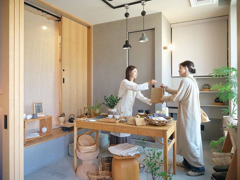 駅徒歩20分の賃貸住宅でも“あえて”選びたくなる理由。「超高断熱」×「小さなお店が開ける家」の狙い　店舗兼用住宅・横浜市「榧日（ひび）」