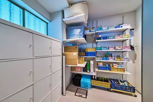 「テック系夫妻が「築60年超・温泉付き中古マンション」を購入した理由。400万円の物件をリノベで”最高のリモートワーク拠点”を実現　mochikoAsTechさん」の画像