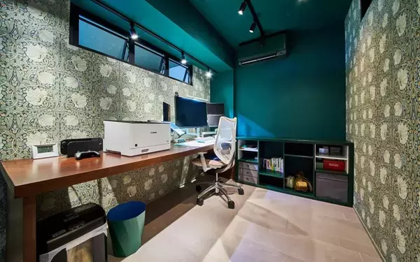 「テック系夫妻が「築60年超・温泉付き中古マンション」を購入した理由。400万円の物件をリノベで”最高のリモートワーク拠点”を実現　mochikoAsTechさん」の画像