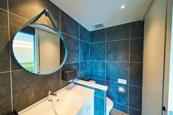 「テック系夫妻が「築60年超・温泉付き中古マンション」を購入した理由。400万円の物件をリノベで”最高のリモートワーク拠点”を実現　mochikoAsTechさん」の画像