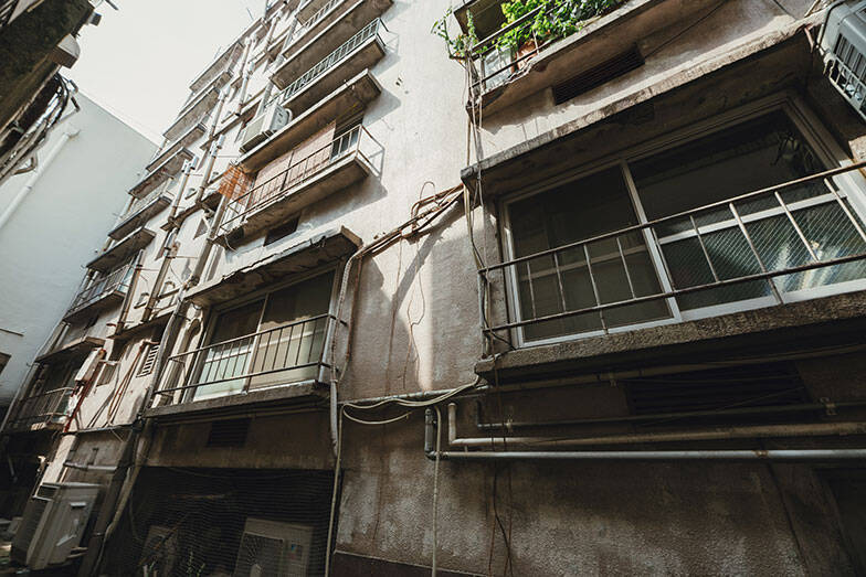 廃墟寸前の築67年賃貸が満室＆アートの発信地に大変身！ 国の登録有形文化財にも　福岡「冷泉荘」