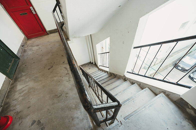 廃墟寸前の築67年賃貸が満室＆アートの発信地に大変身！ 国の登録有形文化財にも　福岡「冷泉荘」