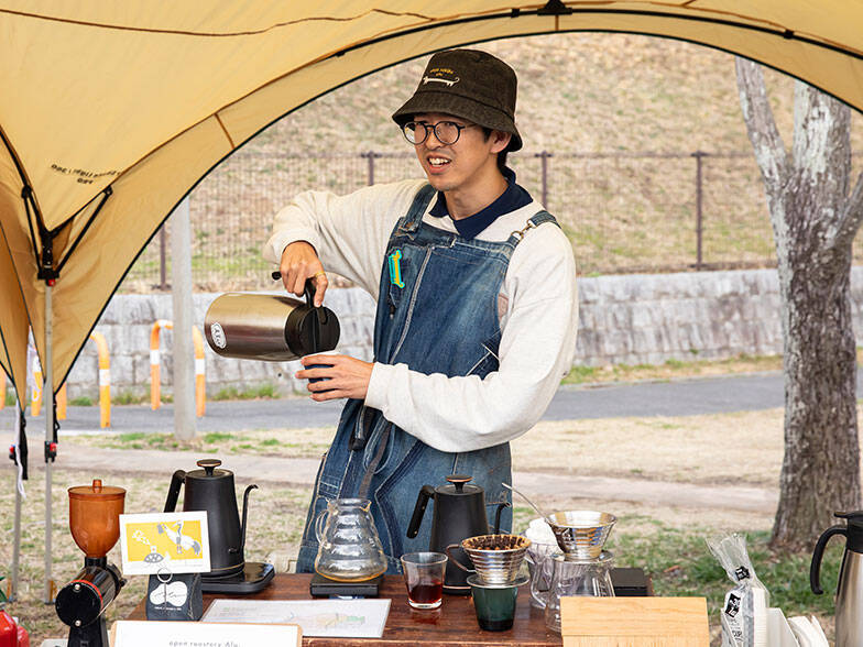 築60年”昭和マンモス団地”で「1泊避難体験」。震災きっかけに11年続く防災イベントが好評！ 子ども集まる駄菓子屋など団地内商店街に活気も　町田山崎団地（東京）