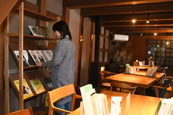 「ただ古いから守るのではなく。今に生きる価値を見つけて、100年続くカフェと宿に「草木ももとせ」（秋田・湯沢市）」の画像