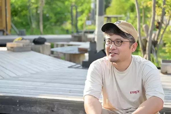 「”移住者の孤立”を救った「遊具ナシ・焚火OKの小さな広場」。土ならしから手作りした「みよたの広場」が素敵すぎた　長野・御代田町」の画像