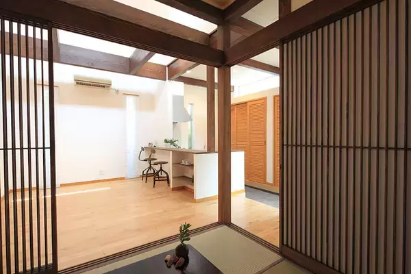 「2階建て実家をコンパクト平屋に建て替え。高齢の母が過ごしやすい動線、高断熱に娘も満足」の画像