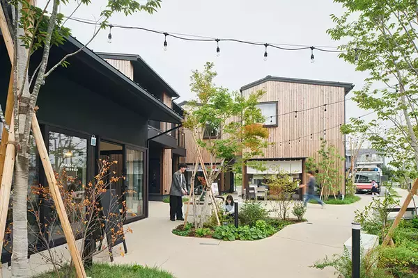 「1階でカフェ経営、2階に住む。「賃貸の自宅でお店を開く」が話題のワケ。住宅地をおもしろくする「なりわい賃貸」とは」の画像