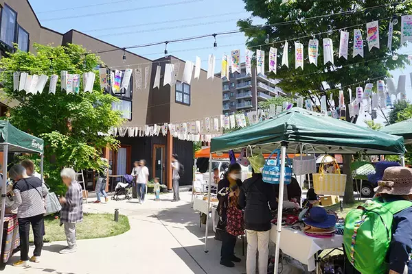 「1階でカフェ経営、2階に住む。「賃貸の自宅でお店を開く」が話題のワケ。住宅地をおもしろくする「なりわい賃貸」とは」の画像