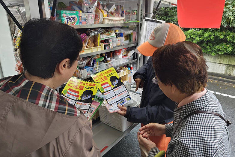 移動スーパーが高齢者の「見守り以上、介護未満」担うインフラに。10年で13倍に拡大、週2回の会話で詐欺防止も　とくし丸