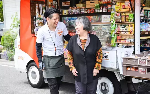 「移動スーパーが高齢者の「見守り以上、介護未満」担うインフラに。10年で13倍に拡大、週2回の会話で詐欺防止も　とくし丸」の画像