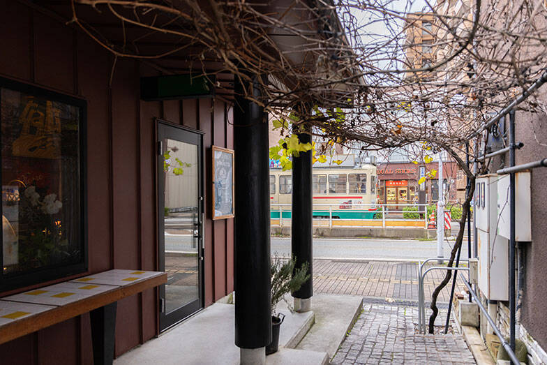 NYタイムズ選出「行くべき場所」富山市は、”なにもない日常”が究極すぎる街。きときとな魚に野菜、立山を望む街並み…当たり前レベルの高さに迫る