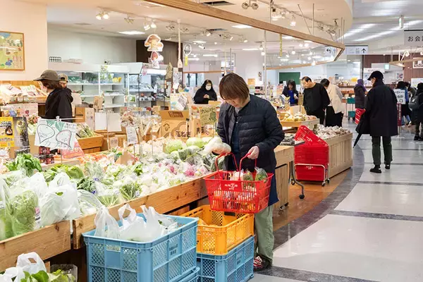 「NYタイムズ選出「行くべき場所」富山市は、”なにもない日常”が究極すぎる街。きときとな魚に野菜、立山を望む街並み…当たり前レベルの高さに迫る」の画像