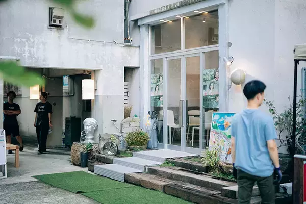 「築77年「最古のRC公営団地」を次世代へ。全国にわずか5棟、建物をリノベでよみがえらせた長崎市「魚ん町＋」」の画像