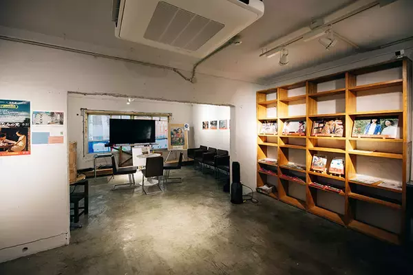 「築77年「最古のRC公営団地」を次世代へ。全国にわずか5棟、建物をリノベでよみがえらせた長崎市「魚ん町＋」」の画像
