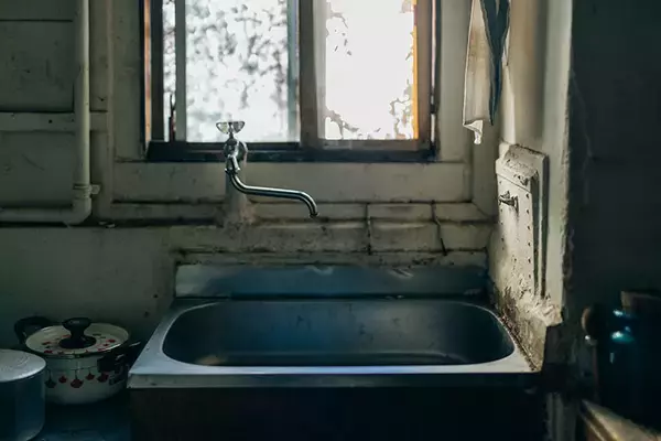 「築77年「最古のRC公営団地」を次世代へ。全国にわずか5棟、建物をリノベでよみがえらせた長崎市「魚ん町＋」」の画像