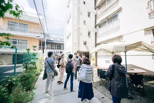 「築77年「最古のRC公営団地」を次世代へ。全国にわずか5棟、建物をリノベでよみがえらせた長崎市「魚ん町＋」」の画像