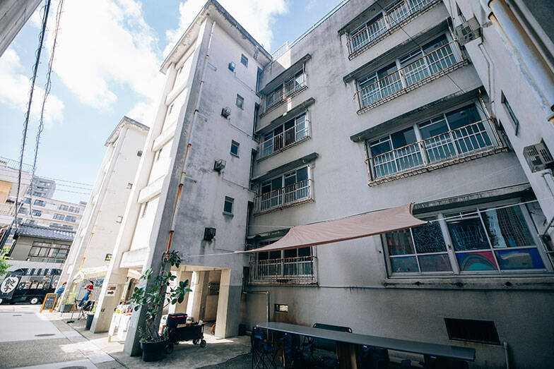 築77年「最古のRC公営団地」を次世代へ。全国にわずか5棟、建物をリノベでよみがえらせた長崎市「魚ん町＋」