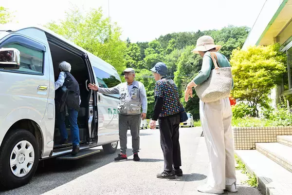 「入居者7割が「単身女性」。元小学校を改修した“看取りまでできる”高齢者向け住宅（ペット可）の全貌　「那須まちづくり広場」」の画像