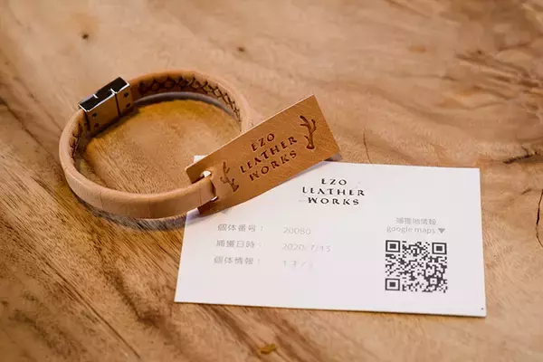 「タイニーハウスに一家4人で暮らし、エゾシカを狩る。ハンター兼大工の長谷耕平さんの日常　北海道池田町」の画像