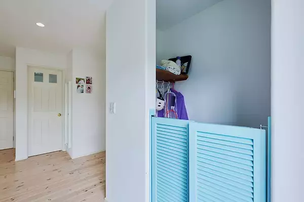 「【76平米コンパクト平屋】アメリカンハウス調の”無駄なし間取り”で子育て＆愛犬との暮らしを快適に。実家の隣、親ともつながる日常　埼玉県・行田市」の画像