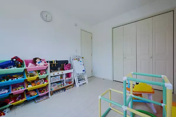 「【76平米コンパクト平屋】アメリカンハウス調の”無駄なし間取り”で子育て＆愛犬との暮らしを快適に。実家の隣、親ともつながる日常　埼玉県・行田市」の画像