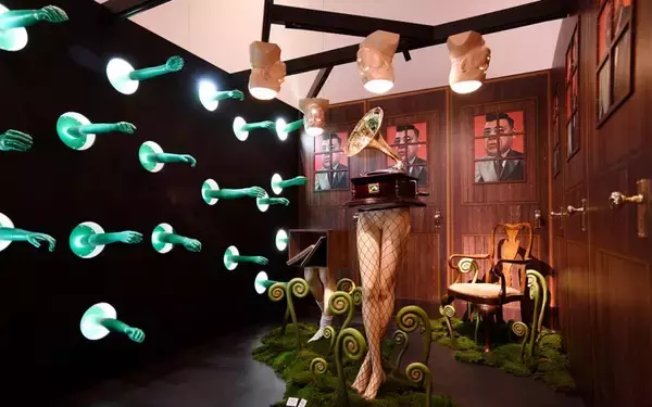 「【TOKYOROOMS展】くっきー！、モモコグミカンパニーらの40部屋を大公開！ 推し活、ゴミの山、謎解きゲームまで個性爆発「6畳1間」取材レポート　虎ノ門」の画像