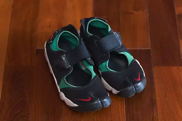 「スニーカー600足が部屋にズラリ！ 業界30年の高見薫さんに聞く美しい収納術とストリートファッションの奥深き歴史」の画像