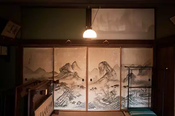 「「自宅が登録有形文化財」。築150年の旧家に住む夫妻、13代目が守る”誇り”と“維持”のリアル　群馬県太田市・片山家住宅」の画像