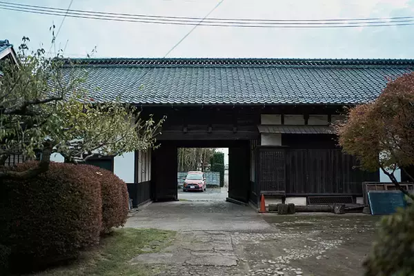 「「自宅が登録有形文化財」。築150年の旧家に住む夫妻、13代目が守る”誇り”と“維持”のリアル　群馬県太田市・片山家住宅」の画像