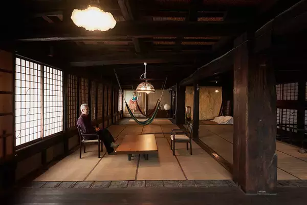 「「自宅が登録有形文化財」。築150年の旧家に住む夫妻、13代目が守る”誇り”と“維持”のリアル　群馬県太田市・片山家住宅」の画像