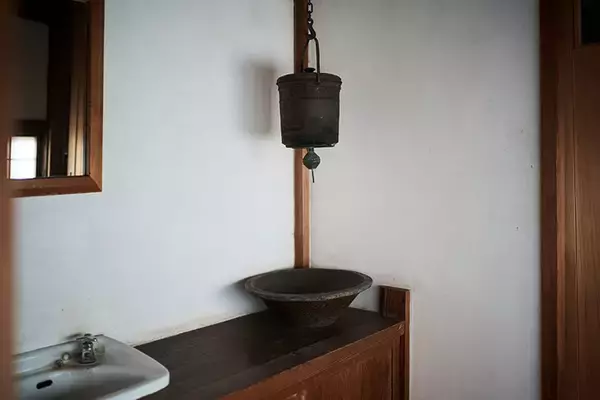 「「自宅が登録有形文化財」。築150年の旧家に住む夫妻、13代目が守る”誇り”と“維持”のリアル　群馬県太田市・片山家住宅」の画像