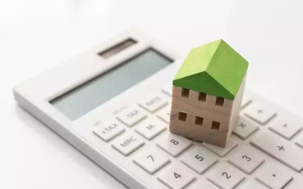 「最長返済期間「50年」住宅ローンを提供する金融機関が急増！変動型の仕組みなど金融機関のこれからについて解説」の画像