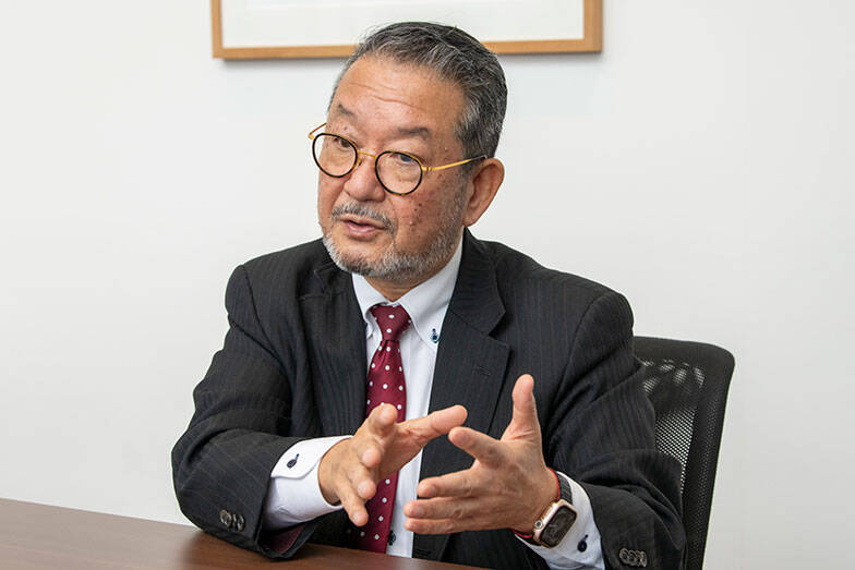 SNSが犯罪の入り口に。尾行・ストーカー・詐欺…1000人超の犯罪者が証言、驚愕の手口を元大阪府警の警察官・折元洋巳さんに聞いた