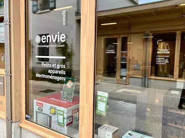 「パリ郊外の”セカンドユース”新名所に熱視線！ 家具・家電、衣類など商店街8店舗の商品すべてが「中古品（リユース）」!? サーキュラーエコノミーを極めた「ラ・ヴネル（La venelle）」に潜入」の画像