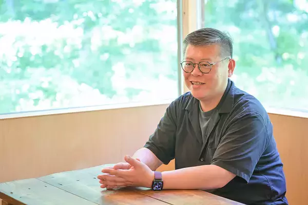 「体の不調がない人もおしゃべりしに行く”診療所”が素敵すぎる！ お医者さんやご近所さんと集う街のリビング　軽井沢「ほっちのロッヂ」」の画像