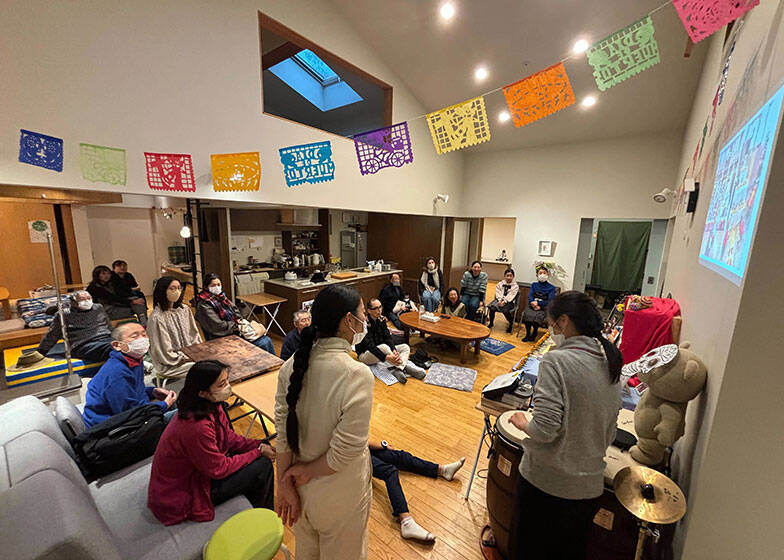 体の不調がない人もおしゃべりしに行く”診療所”が素敵すぎる！ お医者さんやご近所さんと集う街のリビング　軽井沢「ほっちのロッヂ」