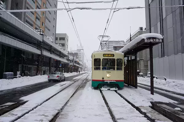「【富山市】移住者の目線で見た、NYタイムズ選出「行くべき場所」。コンパクトな街に富山市立図書館本館などサードプレイスがあちこちに！ 人とつながる豊かな暮らし」の画像