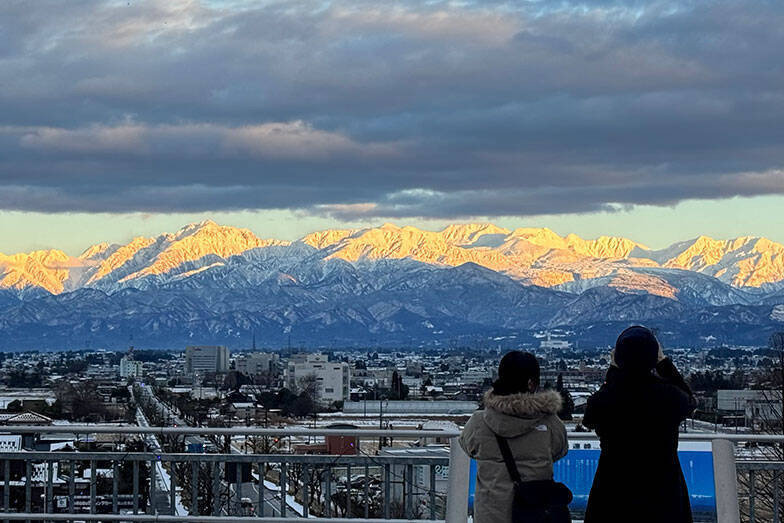 【富山市】移住者の目線で見た、NYタイムズ選出「行くべき場所」。コンパクトな街に富山市立図書館本館などサードプレイスがあちこちに！ 人とつながる豊かな暮らし