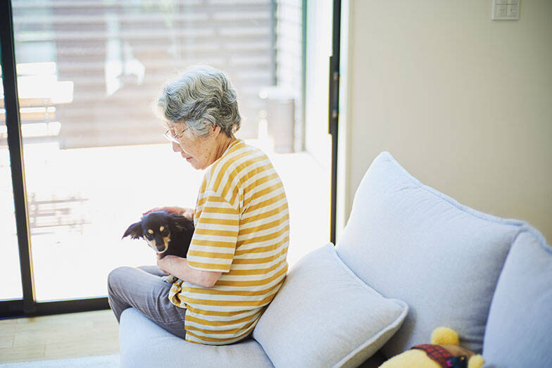 千葉市に”平屋だけ”全50邸の分譲地。「階段ない・空が広い・緑いっぱい」子育て終えた夫妻が選んだ暮らし