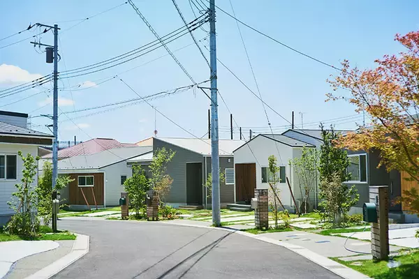 「千葉市に”平屋だけ”全50邸の分譲地。「階段ない・空が広い・緑いっぱい」子育て終えた夫妻が選んだ暮らし」の画像