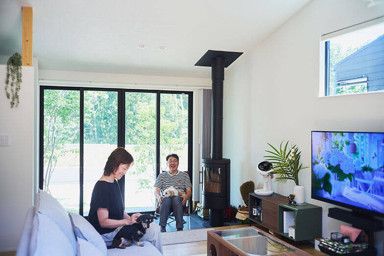 千葉市に”平屋だけ”全50邸の分譲地。「階段ない・空が広い・緑いっぱい」子育て終えた夫妻が選んだ暮らし